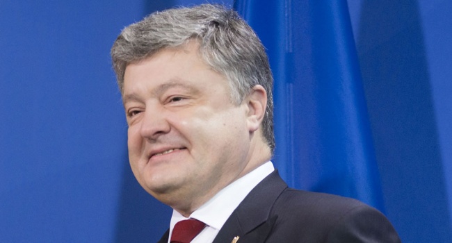 Фесенко: у нас беднеет даже средний класс, а крупная наличка на руках у депутатов и президента, у человека далеко не бедного Фесенко: у нас беднеет даже средний класс, а крупная наличка на руках у депутатов и президента, у человека далеко не бедного
