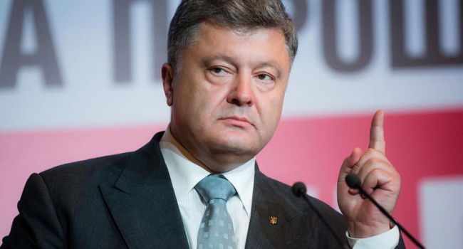 Блогер: президент до сих пор верит, что «свой не предаст», при этом с такими некоторыми «своими» и отдельных предателей не надо Блогер: президент до сих пор верит, что «свой не предаст», при этом с такими некоторыми «своими» и отдельных предателей не надо