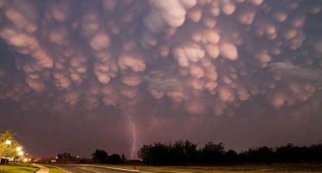 В сети показали самые страшные облака в мире