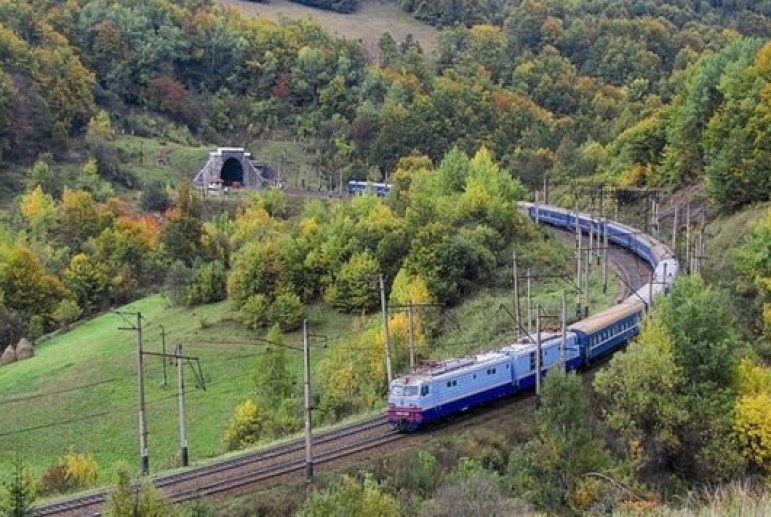 В Україні завершили будівництво стратегічного тунелю через Карпати