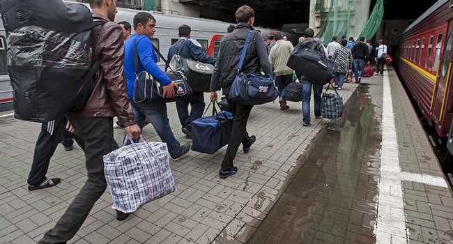 Большинство украинцев не хотят уезжать за границу, - опрос