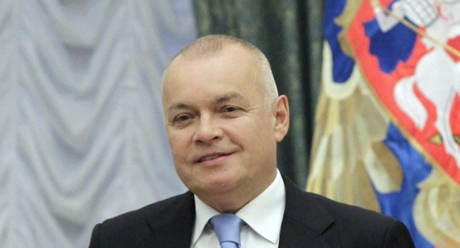 Политик: «При нынешнем дворе нужно ориентироваться на таких людей, и вы получите награду» Политик: «При нынешнем дворе нужно ориентироваться на таких людей, и вы получите награду»