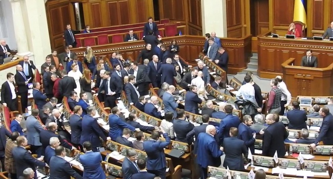 Політолог: нарешті зовнішньополітична кон’юнктура склалась позитивно для України, але наші «корисні ідіоти» ламають все власними руками Політолог: нарешті зовнішньополітична кон’юнктура склалась позитивно для України, але наші «корисні ідіоти» ламають все власними руками