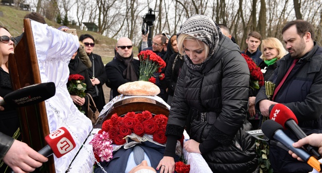 Політолог: якщо ви не хворієте на політичну амнезію, то ці ремарки для вас Політолог: якщо ви не хворієте на політичну амнезію, то ці ремарки для вас