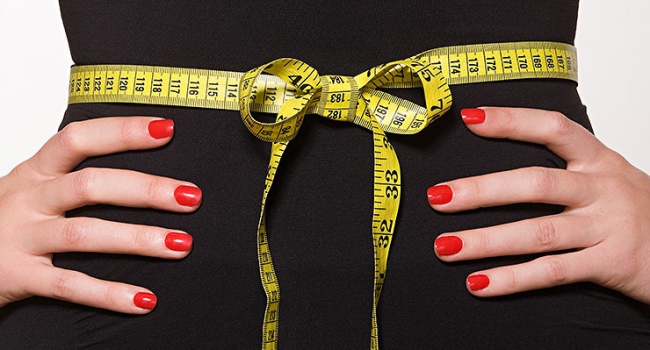 Эксперты назвали привычки, мешающие избавиться от лишнего веса