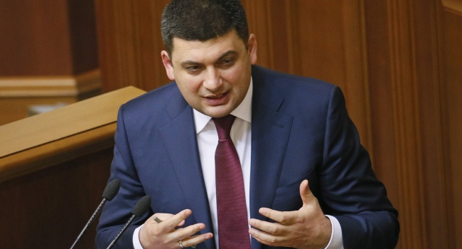 Гройсман пригрозил штрафами за неофициальное трудоустройство Гройсман пригрозил штрафами за неофициальное трудоустройство