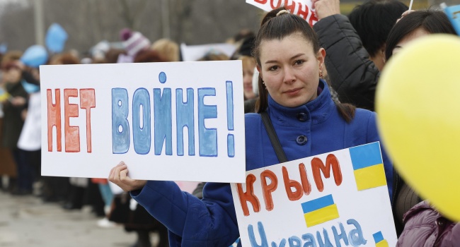 У Кремлі готуються до бунтів: Арестович про майбутні протести в Криму У Кремлі готуються до бунтів: Арестович про майбутні протести в Криму