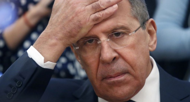 Лавров пригрозив Тіллерсону через закриття російських консульств в США Лавров пригрозив Тіллерсону через закриття російських консульств в США