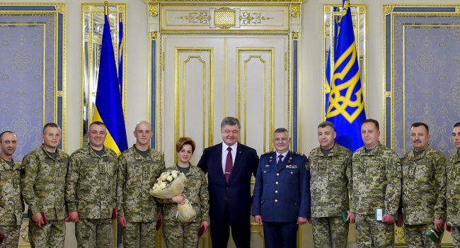 Порошенко рассказал, кто является гарантом независимости Украины Порошенко рассказал, кто является гарантом независимости Украины