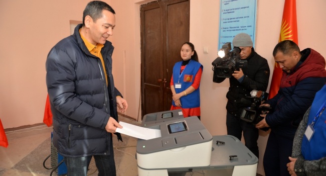 В Киргизии выбирают президента страны