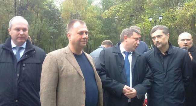 Ця «громадянська війна» якась не якісна: у Ростові-на-Дону відкрили пам’ятник бойовикам ЛДНР Ця «громадянська війна» якась не якісна: у Ростові-на-Дону відкрили пам’ятник бойовикам ЛДНР