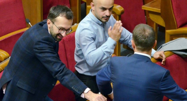 Блогер: вимоги організаторів завтрашнього мітингу прекрасні, але є три «але» Блогер: вимоги організаторів завтрашнього мітингу прекрасні, але є три «але»