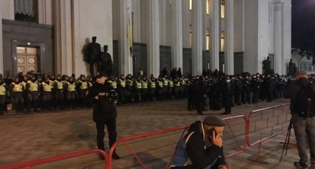 Національна поліція порушила провадження за фактом насильства щодо правоохоронців Національна поліція порушила провадження за фактом насильства щодо правоохоронців