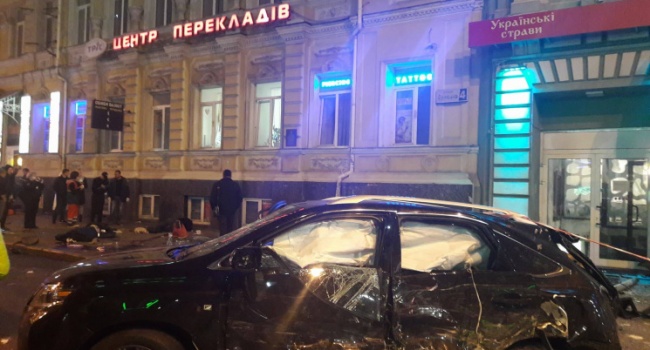 Геращенко обнародовал страшное видео с места ДТП в Харькове Геращенко обнародовал страшное видео с места ДТП в Харькове