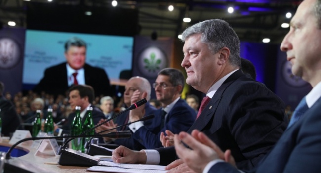 Порошенко опять расстроил Кремль своим «перченным» заявлением Порошенко опять расстроил Кремль своим «перченным» заявлением