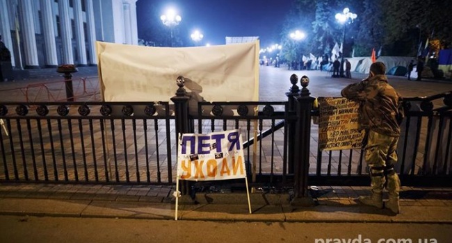 Тезис «Порошенко хуже Януковича» не нашел поддержки среди украинцев Тезис «Порошенко хуже Януковича» не нашел поддержки среди украинцев