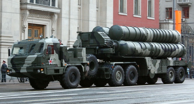 Агрессия Путина в Украине: РФ перебрасывает в Крым новейшую военную технику Агрессия Путина в Украине: РФ перебрасывает в Крым новейшую военную технику