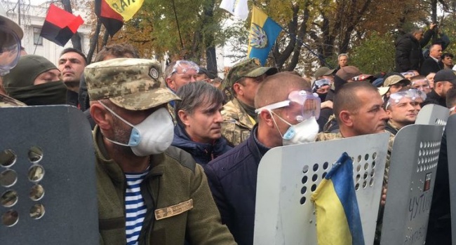 Волонтер: с такой оппозицией народ никто не услышит и власть расслабиться Волонтер: с такой оппозицией народ никто не услышит и власть расслабиться