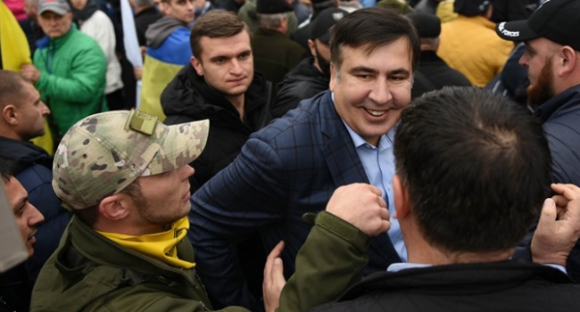 Сначала лидеры митингующих под Радой просили скинуться народ на трусы, а сегодня пошли по шоколад Сначала лидеры митингующих под Радой просили скинуться народ на трусы, а сегодня пошли по шоколад