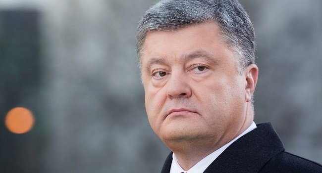 Порошенко сообщил, что скоро США поставят Украине мощное оружие Порошенко сообщил, что скоро США поставят Украине мощное оружие