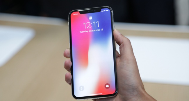 За лучшие стихи о Путине Кадыров подарил третьекласснице из Чечни iPhone X За лучшие стихи о Путине Кадыров подарил третьекласснице из Чечни iPhone X