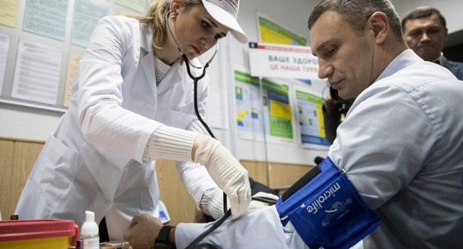 Власти Киева обустроят в многолюдных местах медпункты для всех желающих Власти Киева обустроят в многолюдных местах медпункты для всех желающих
