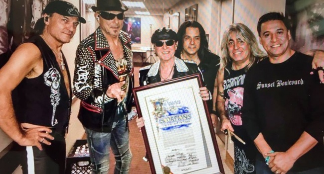Легендарная группа Scorpions до сих пор считает Украину такой же «совковой» страной, как и Россия Легендарная группа Scorpions до сих пор считает Украину такой же «совковой» страной, как и Россия