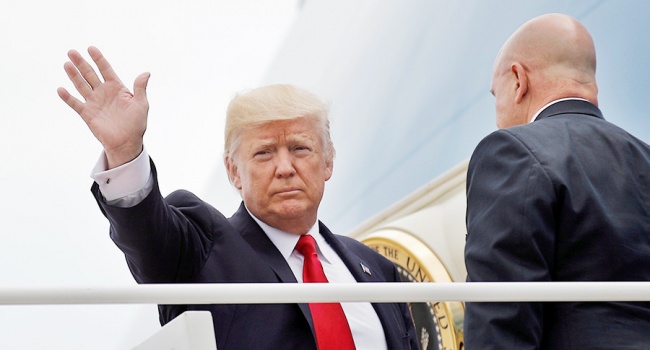 Трамп отказался от своих заявлений о вмешательстве России Трамп отказался от своих заявлений о вмешательстве России