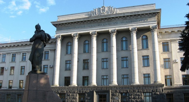 Украинские университеты выступили против закона о декоммунизации
