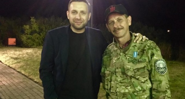 После двух сроков президентства Порошенко выполнить требование отца Парасюка, – блогер После двух сроков президентства Порошенко выполнить требование отца Парасюка, – блогер