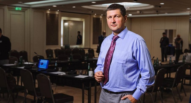 Радикал Попов рассказал, почему его сын ограбил магазин Радикал Попов рассказал, почему его сын ограбил магазин