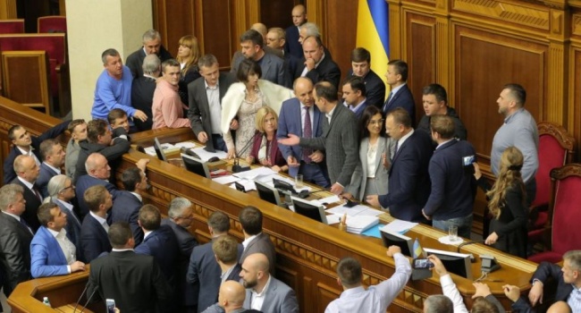 Закон о реинтеграции Донбасса: что решили в Раде? Закон о реинтеграции Донбасса: что решили в Раде?