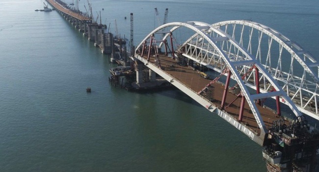 Строительство Керченского моста: оккупанты заявили об установленных всех опорах автодорожной части 