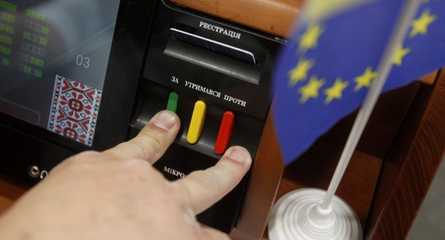Блогер: в последнее время в Украине действительно много не фейковой «зрады», а реальной измены Блогер: в последнее время в Украине действительно много не фейковой «зрады», а реальной измены
