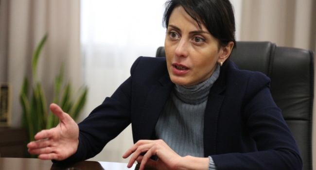 Деканоидзе назвала смешными обвинения против Саакашвили Деканоидзе назвала смешными обвинения против Саакашвили