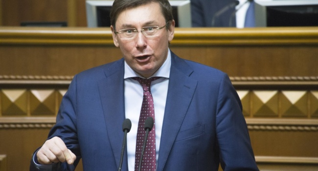 Луценко анонсировал конфискацию 5 миллиардов Януковича и «Ко» Луценко анонсировал конфискацию 5 миллиардов Януковича и «Ко»