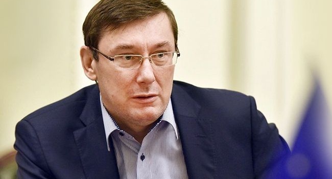 Луценко рассказал о своих спорах с Порошенко Луценко рассказал о своих спорах с Порошенко