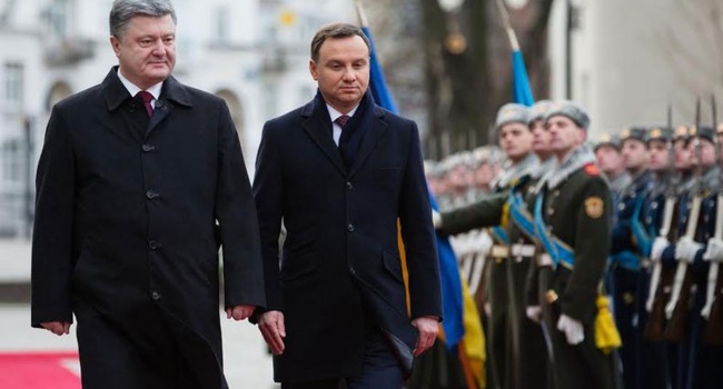 Власти Польши заявили о «снижении напряжения с Украиной» Власти Польши заявили о «снижении напряжения с Украиной»