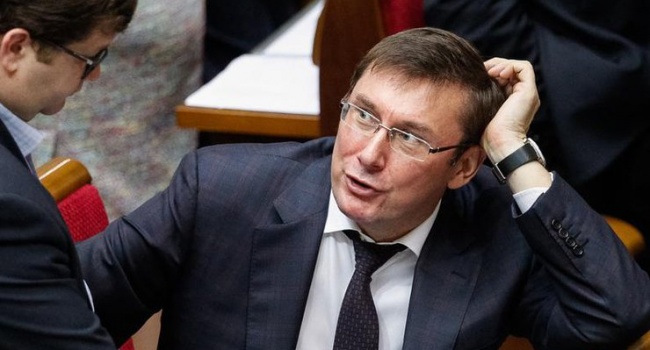 Луценко прокомментировал обвинения в свой адрес от Данилюка и ситуацию с Приватом