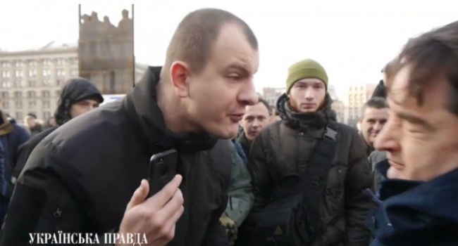 «Я убью тебя»: в Киеве активист плюнул в лицо главному редактору скандального издания 
