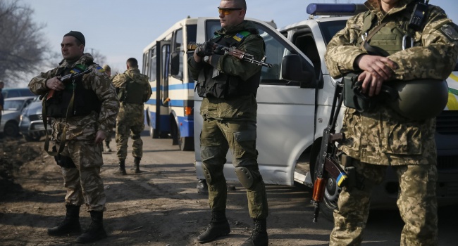 В соцсетях просят встретить украинцев, освобожденных из плена В соцсетях просят встретить украинцев, освобожденных из плена