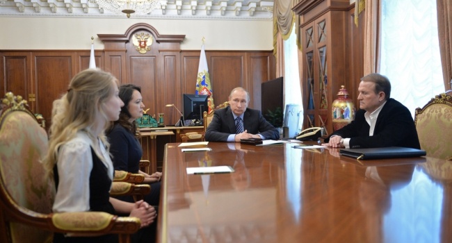 Блогер: у кума Путина, конечно, очень хорошая «крыша», но тем, кто к нему придет, нечего терять и она его не спасет Блогер: у кума Путина, конечно, очень хорошая «крыша», но тем, кто к нему придет, нечего терять и она его не спасет