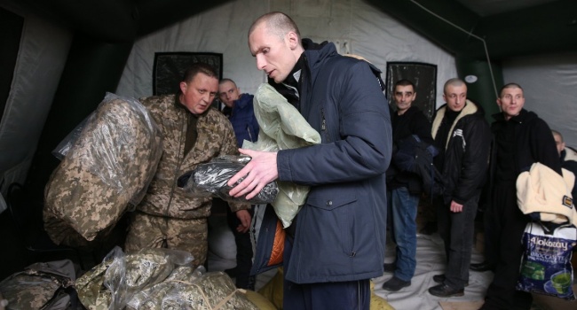 Блогер: мы празднуем корпоративы, сидим в теплых квартирах, а из этих парней почти каждый день кто-то уходит в небо Блогер: мы празднуем корпоративы, сидим в теплых квартирах, а из этих парней почти каждый день кто-то уходит в небо