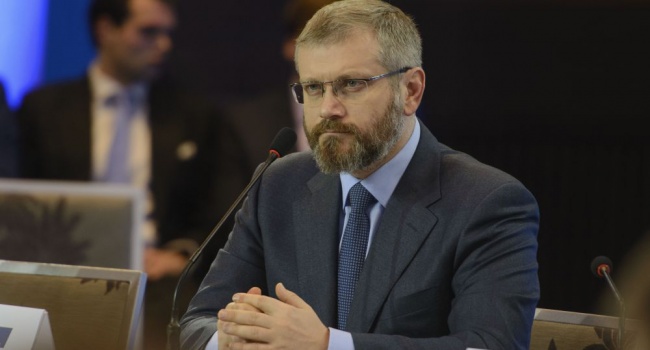 Журналист: Порошенко и Геращенко в кадре – это еще куда не шло, но Вилкул с комментариями об обмене – это перебор Журналист: Порошенко и Геращенко в кадре – это еще куда не шло, но Вилкул с комментариями об обмене – это перебор