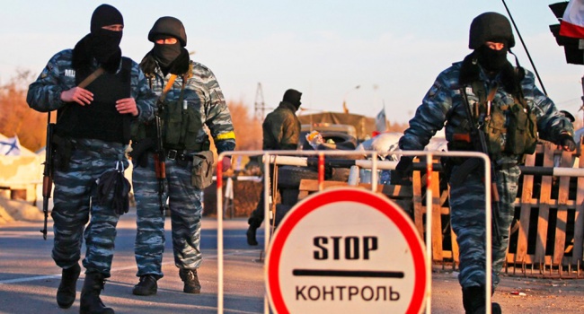 Крымские «власти» не пустили на полуостров украинские такси Крымские «власти» не пустили на полуостров украинские такси