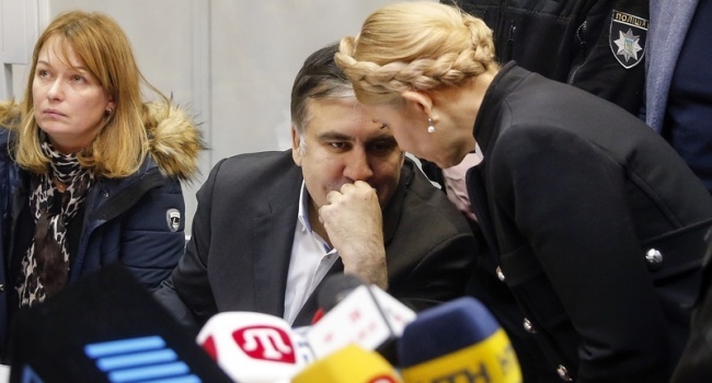 Блогер: вчера свое истинное лицо показали спаситель нации Саакашвили и не менее пылкая ратительница за Украину Тимошенко