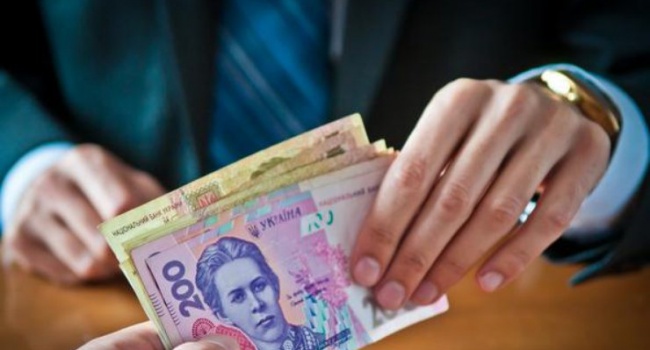 Госстат: в этом году средние номинальные пенсии выросли на 41%, средние зарплаты на 37% Госстат: в этом году средние номинальные пенсии выросли на 41%, средние зарплаты на 37%