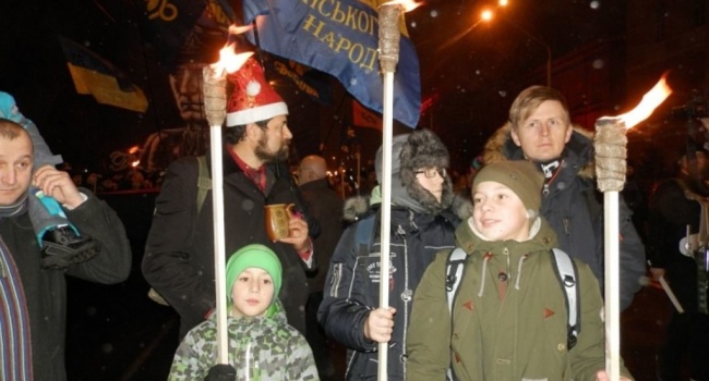 «Правый сектор» организует марши в честь Бандеры в 10 городах «Правый сектор» организует марши в честь Бандеры в 10 городах