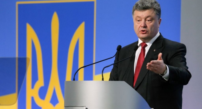 Порошенко об укреплении армии: в 2018 году получим от США летальное оружие Порошенко об укреплении армии: в 2018 году получим от США летальное оружие