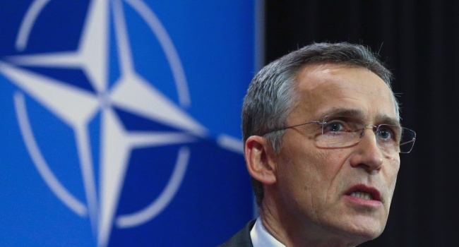 Столтенберг призвал усилить военные связи между НАТО и Россией Столтенберг призвал усилить военные связи между НАТО и Россией